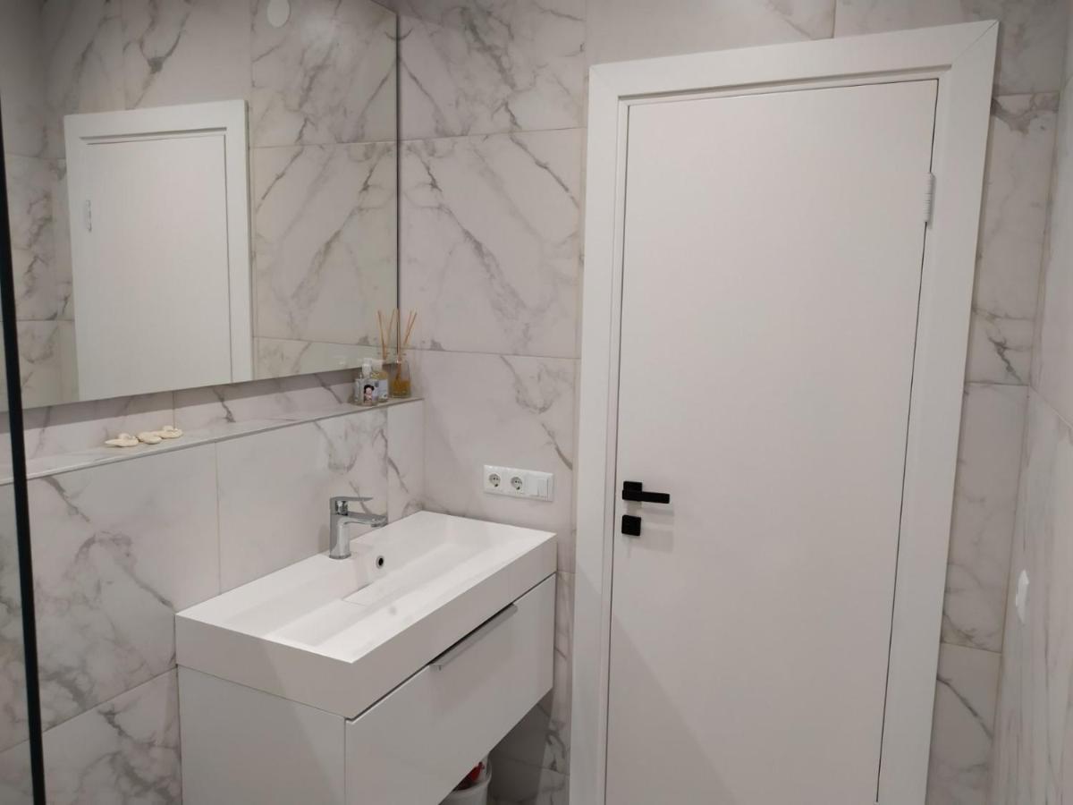 New Modern Apartment Ужгород Екстер'єр фото