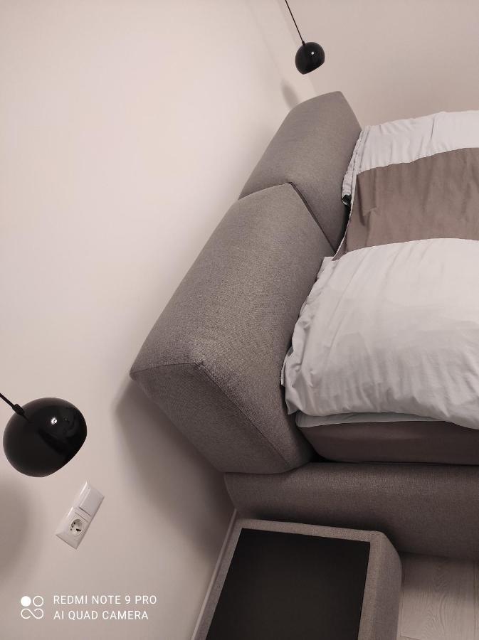New Modern Apartment Ужгород Екстер'єр фото