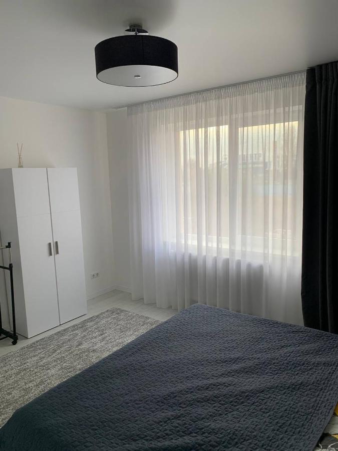 New Modern Apartment Ужгород Екстер'єр фото
